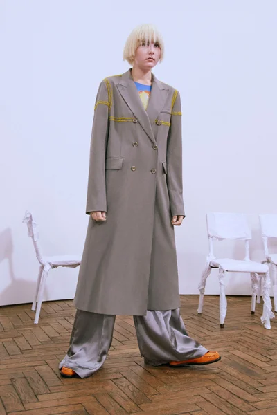 Look 11